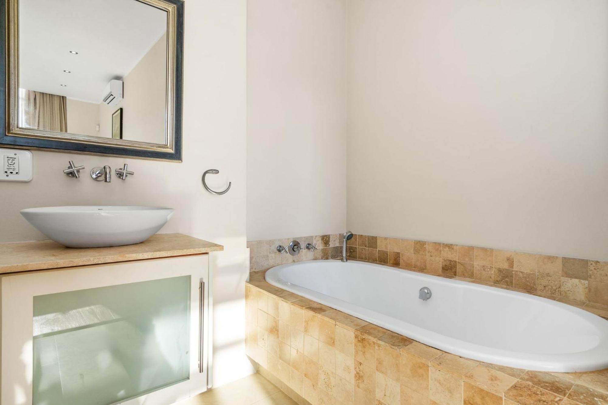 Serene Living On The Grange Holiday home *