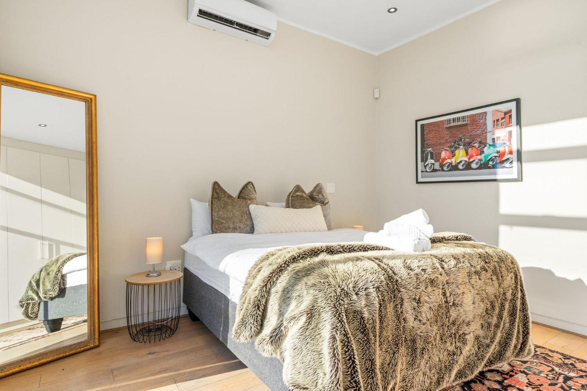 Serene Living On The Grange * Cape Town